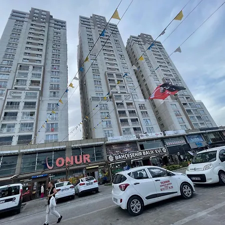 Bahcesehir N Tepe Sitesi Avm Goelet Ulasim Merkezi Konum דירה